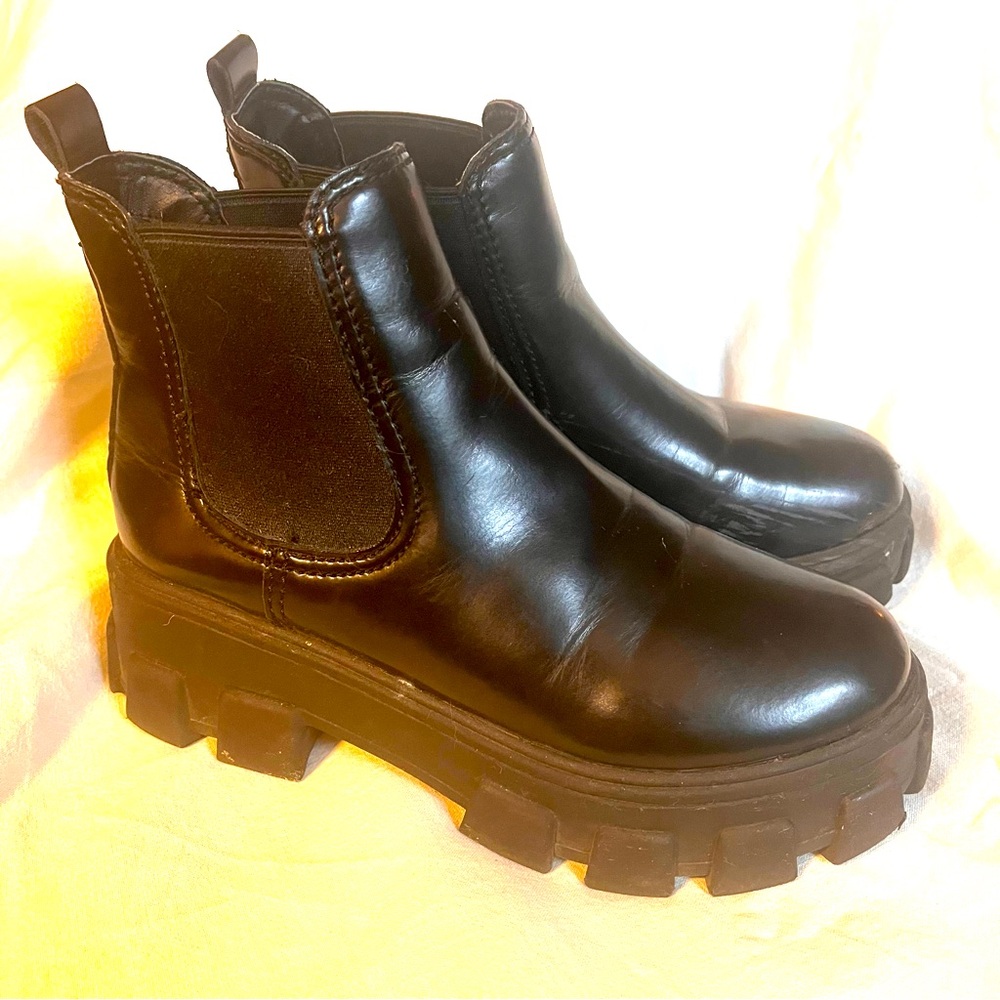 Circus by Sam Edelman platform boots size 7